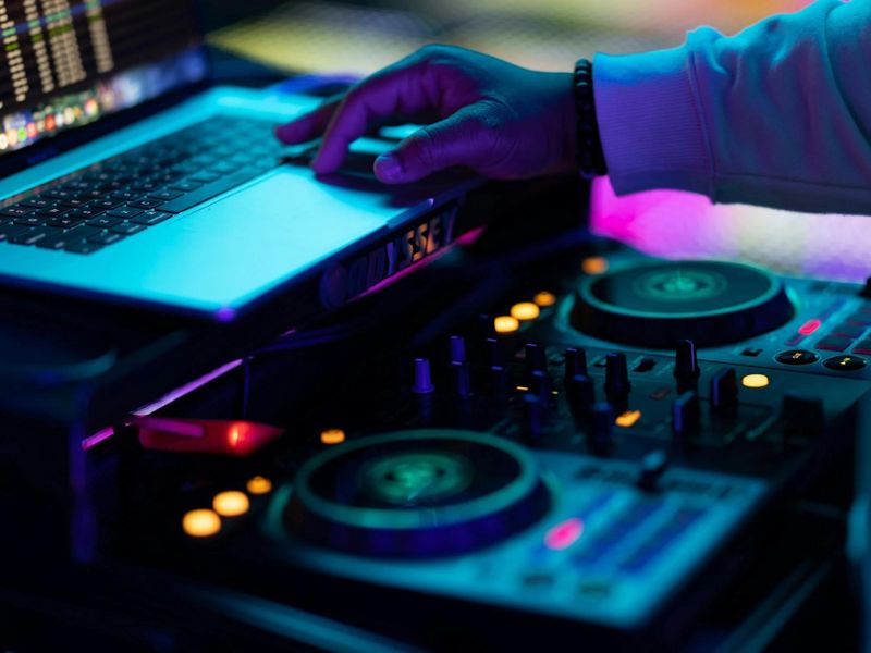 Laptop Computer Stand for DJ: A Must-Have for Professionals - media image